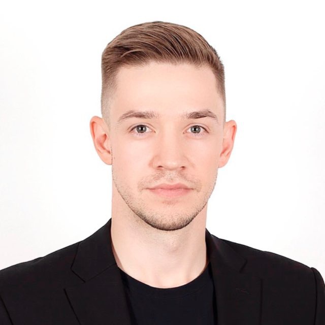 Артем Фролов